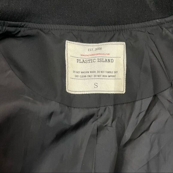 Plastic Island Black Windbreaker Black - Picture 7 of 9